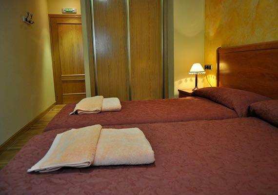 Hostal Puerta Del Valle La Cistérniga Exteriér fotografie