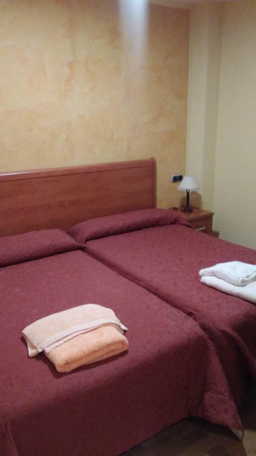 Hostal Puerta Del Valle La Cistérniga Exteriér fotografie