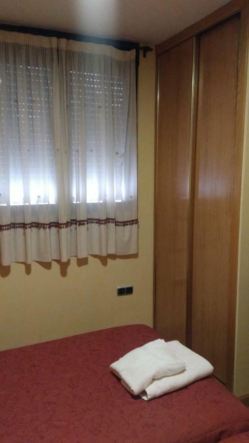 Hostal Puerta Del Valle La Cistérniga Exteriér fotografie
